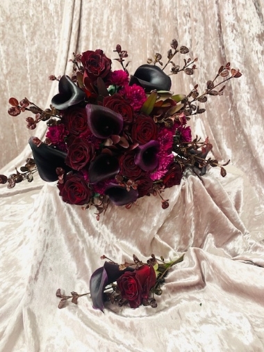 Maroons Freeflow Bridal Bouquet