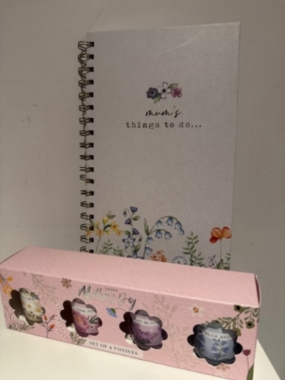 Mummy’s To Do Notebook and pack of 4 scented candles